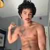 Mit einer Größe von 176 cm und einem Gewicht